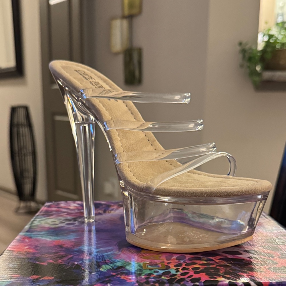 CAPE ROBBIN🔥
KIM PLATFORM HIGH HEELS
Women – Nude Size 7 🔥 BRAND NEW IN BOX